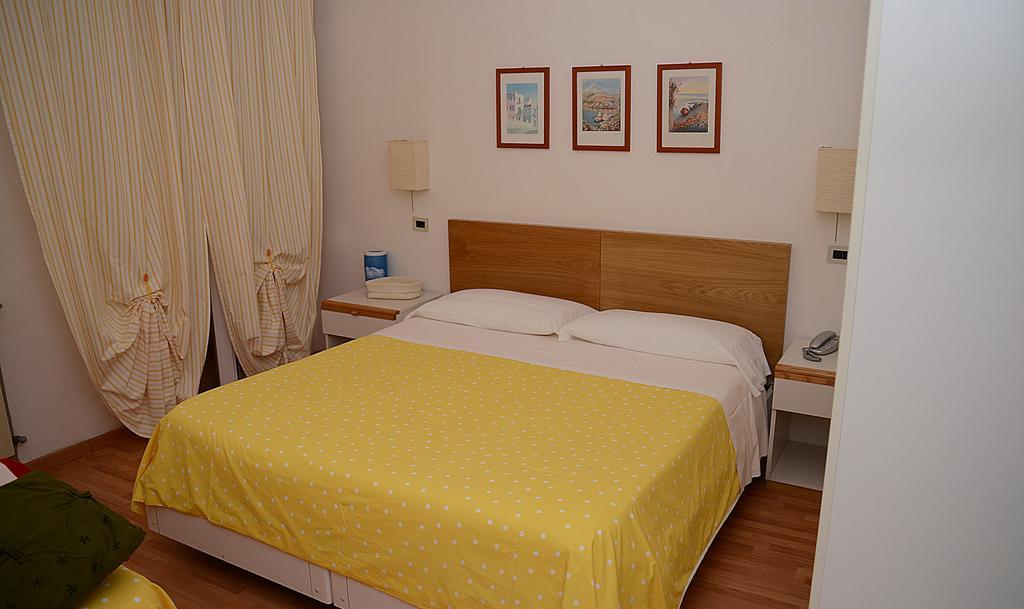 Hotel Kinda Castiglione della Pescaia Bilik gambar