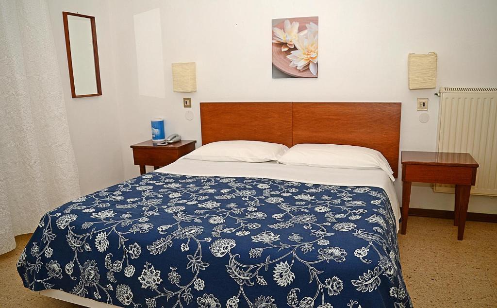 Hotel Kinda Castiglione della Pescaia Bilik gambar